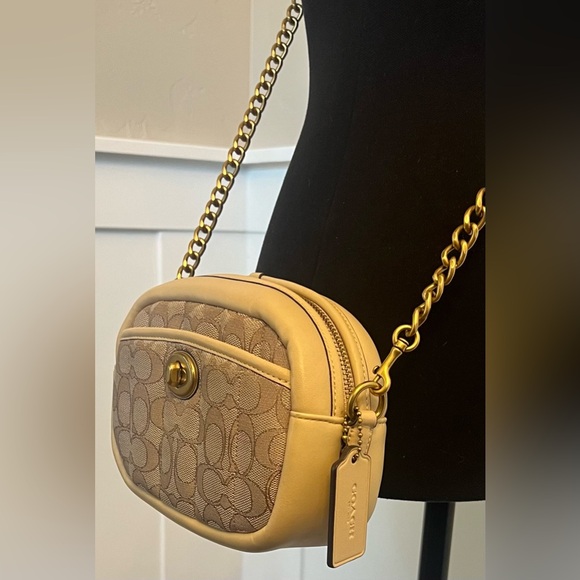 Sold - Picture 2 of 8